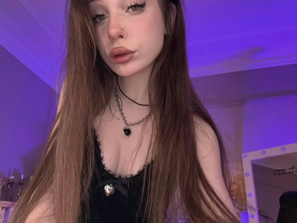 SharonBevy Chatroom