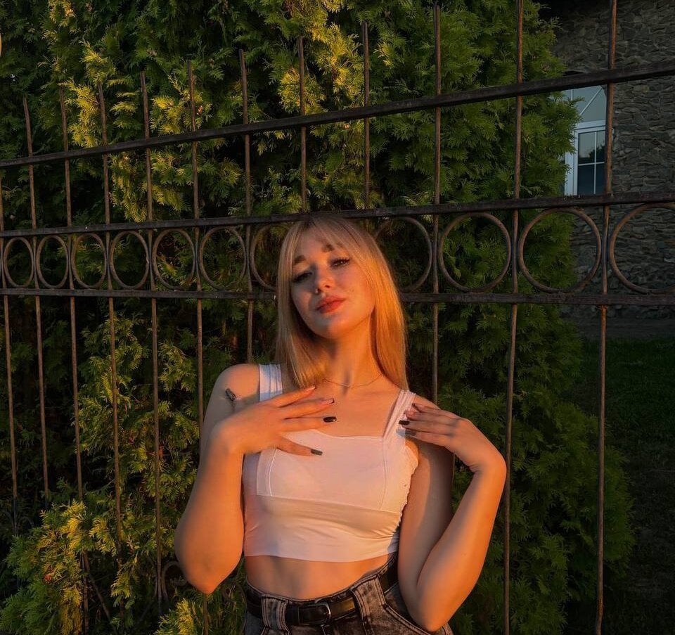 SharonEllis Chatroom