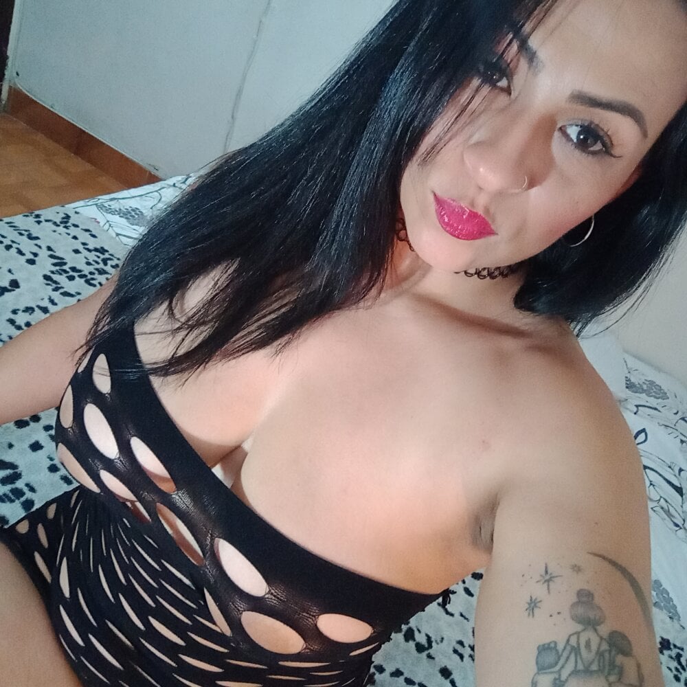 Sharon_Strong Chatroom