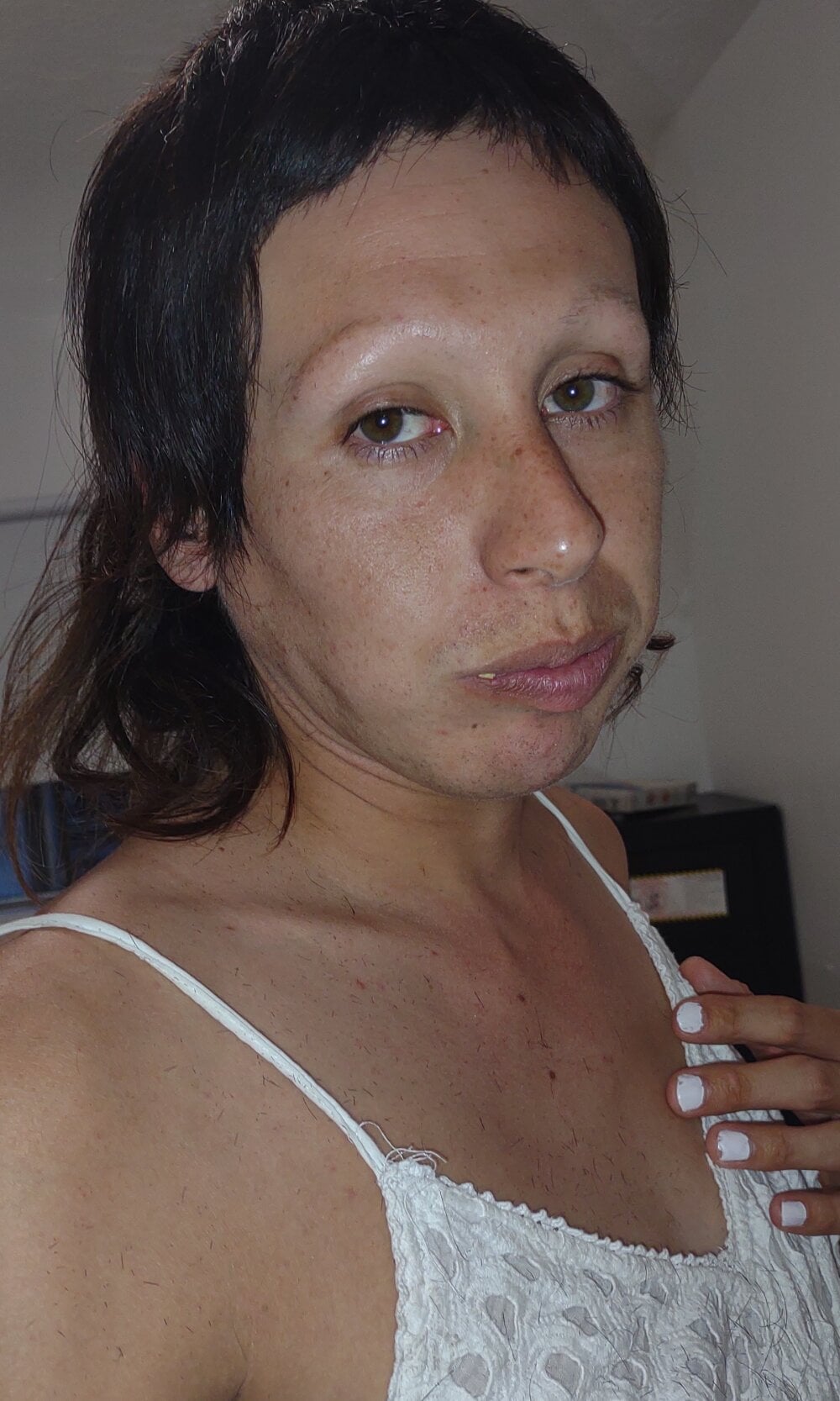 SheHangsBrightLiz Chatroom