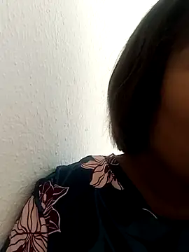 ShySexyBaddiexx Chatroom