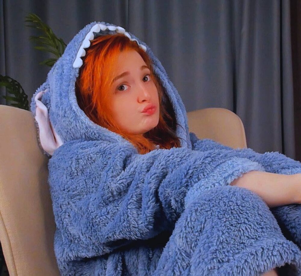 Shy_Redhead Chatroom