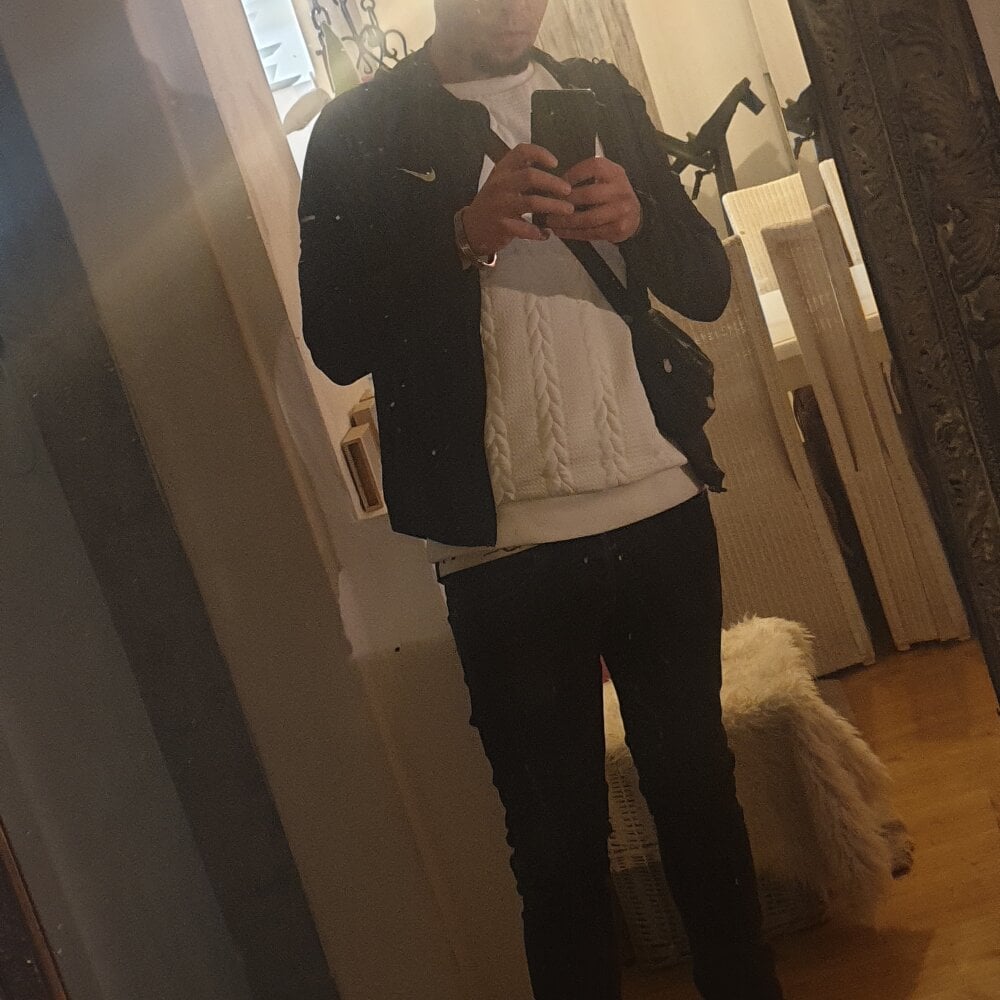 Shyguyfuckit Webcam Profile Picture Shyguyfuckit Chatroom