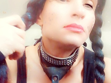 sissy-naomi