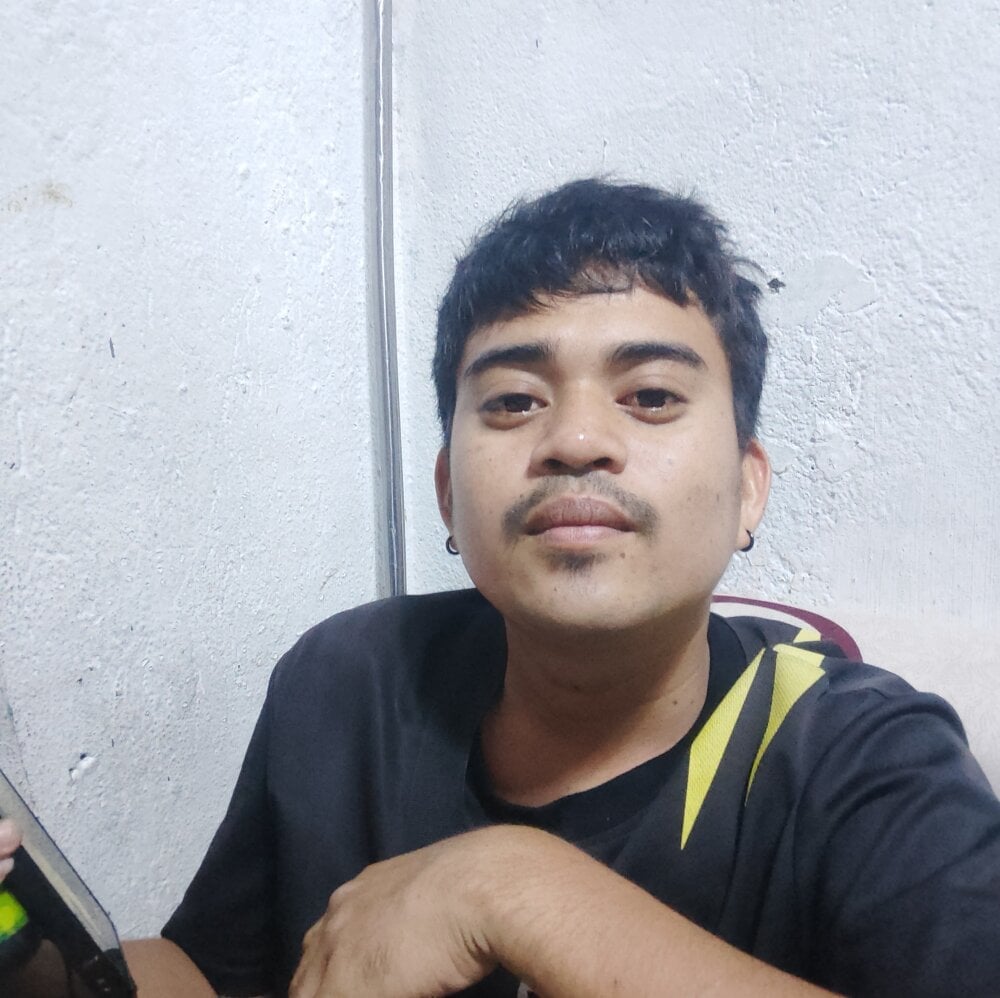 SkinnyBigMonsterCock Chatroom