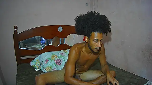 SkinnyLatinMan Chatroom