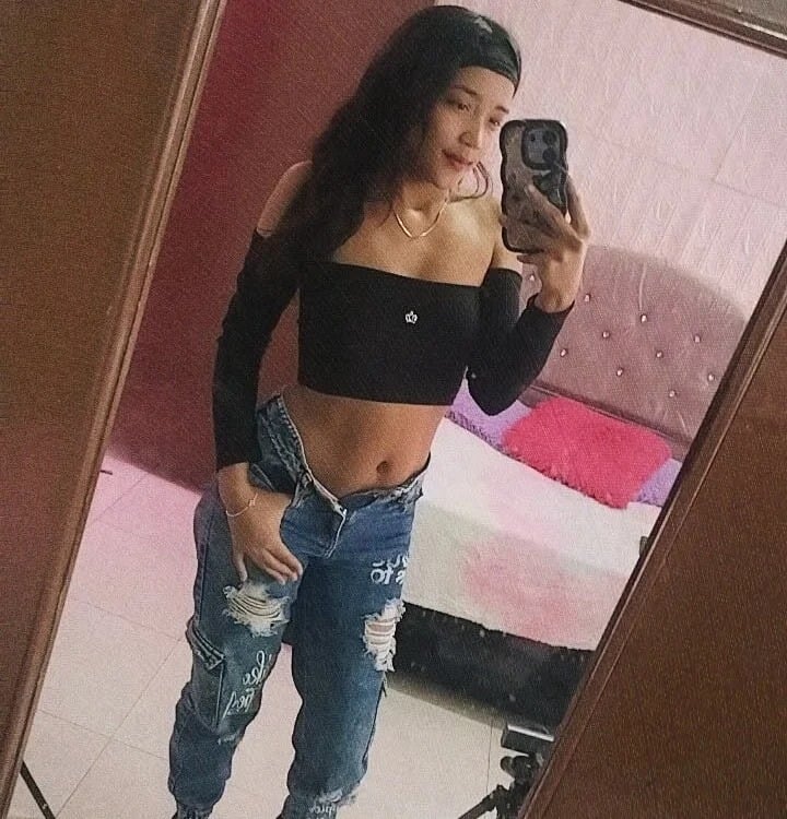 Skinny_Messy Chatroom
