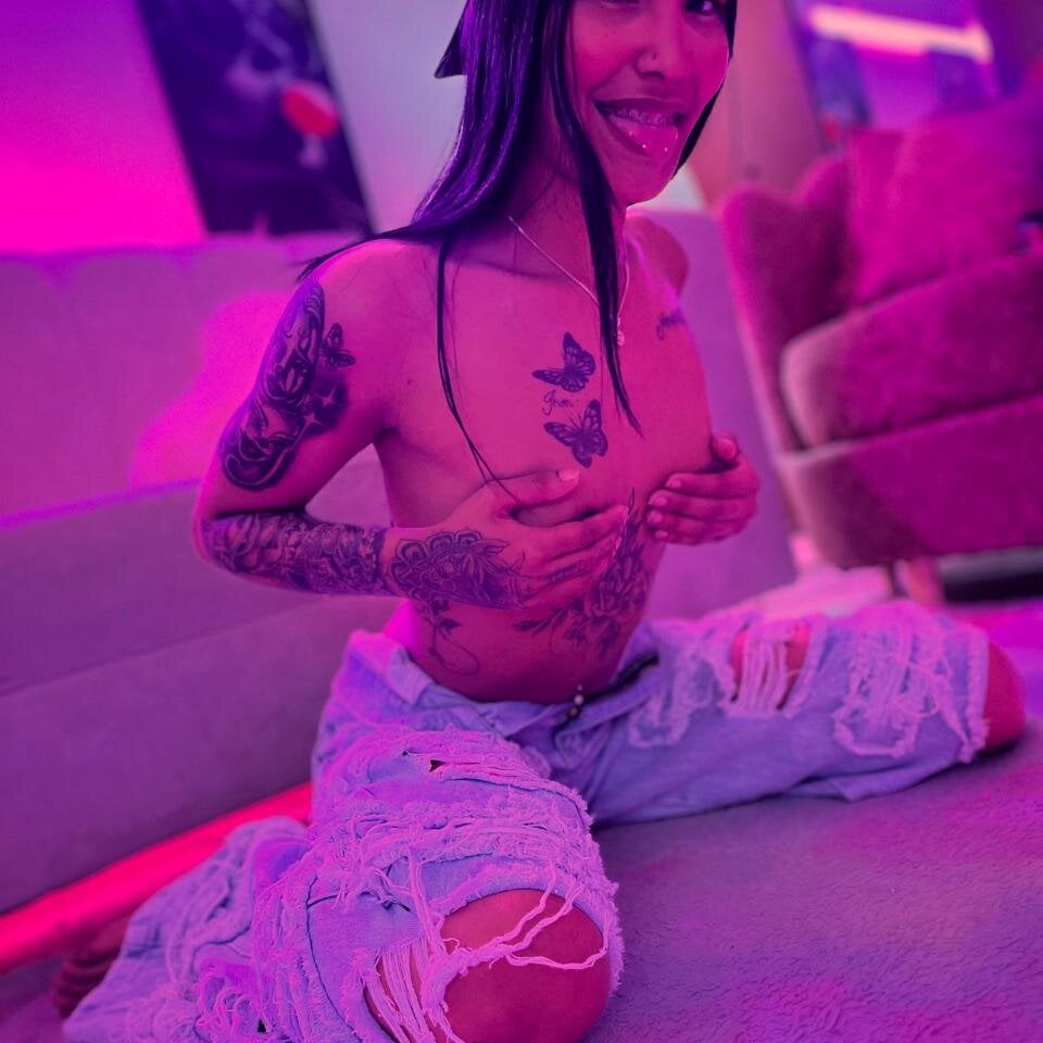 Skinny_Nasty_Dirty Chatroom