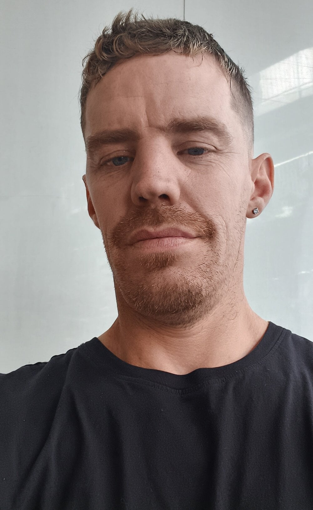 Slim_Whitey Chatroom