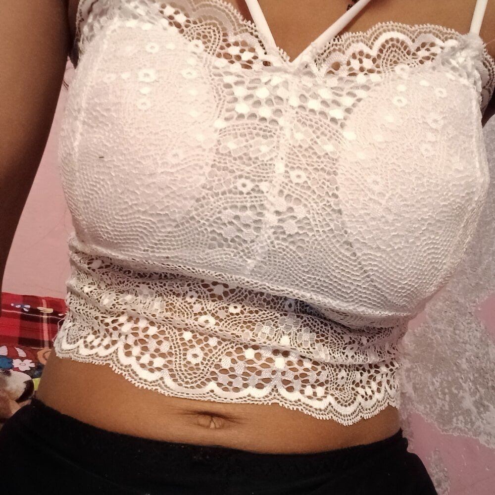 Slim_figure07 Chatroom