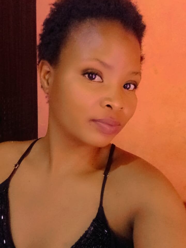 Slipperyebony Chatroom