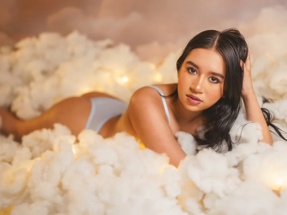 SofiHudson Chatroom