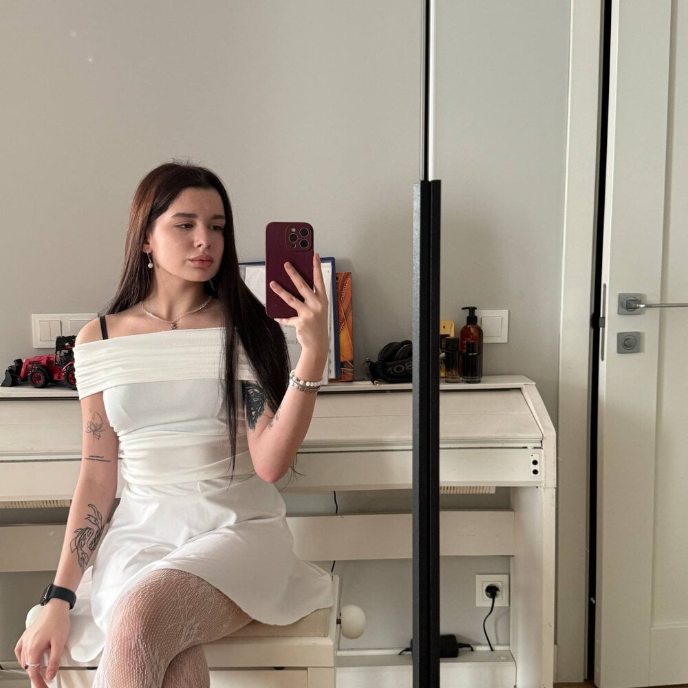 Sofia_Mays Chatroom