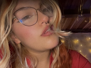 sophia-weest99's Live Webcam sophia-weest99