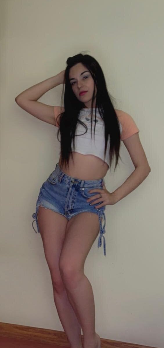 StudentinLeonie Chatroom