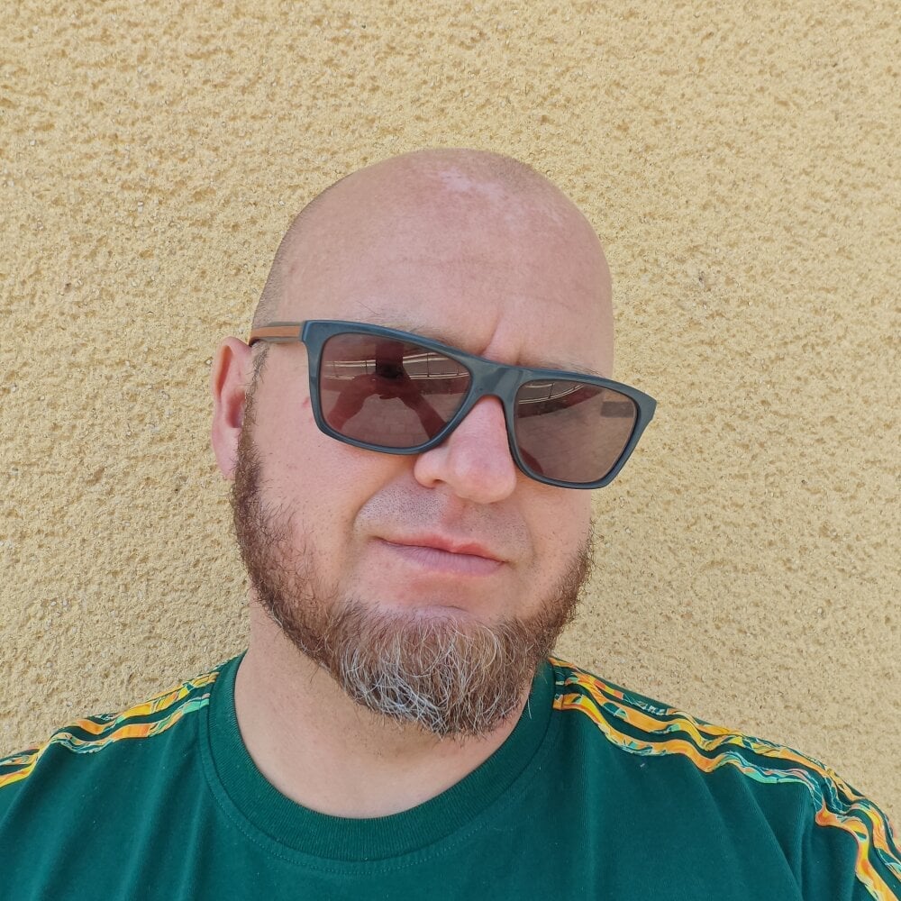 Stunning_Paul Chatroom