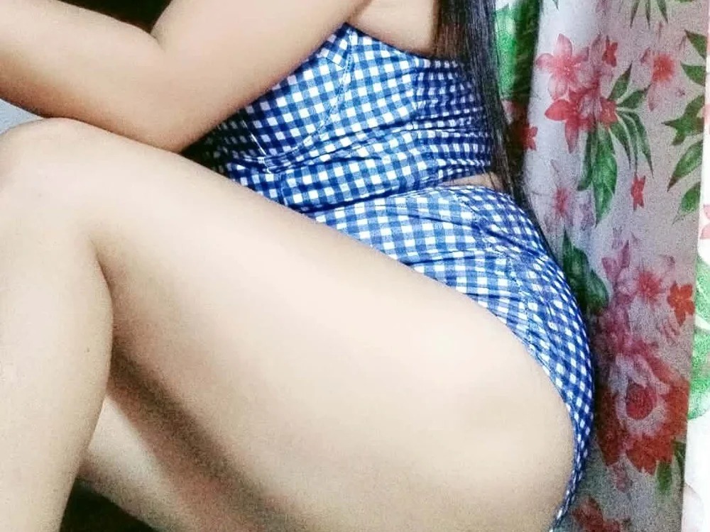 SweetHotBabe18 Chatroom