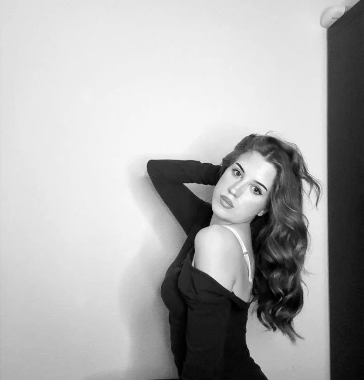 SweetJulia18 Chatroom