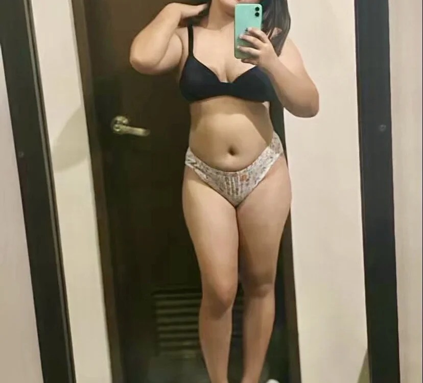 SweetPreggyElena Chatroom