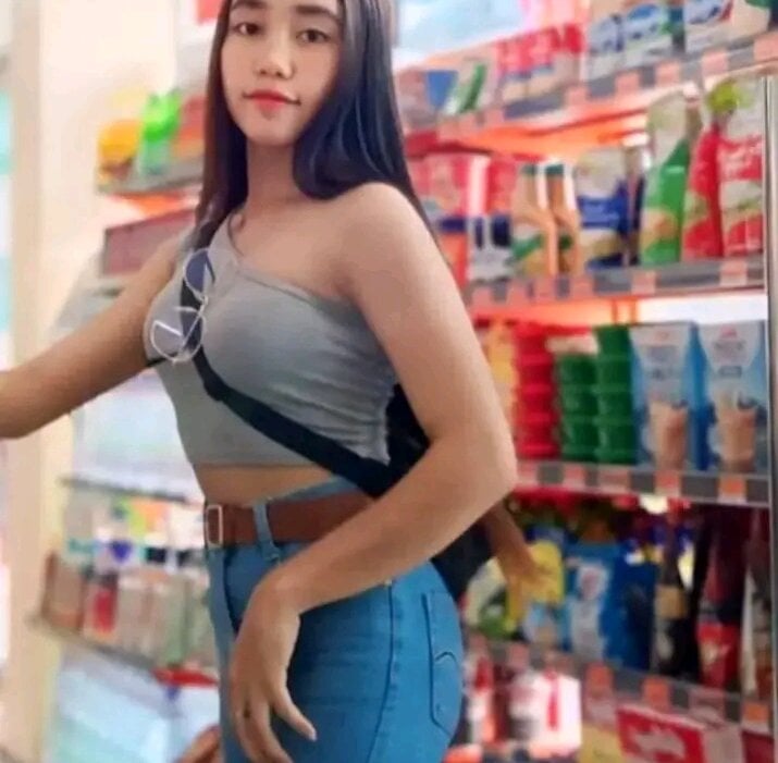 SweetPussie18x Chatroom