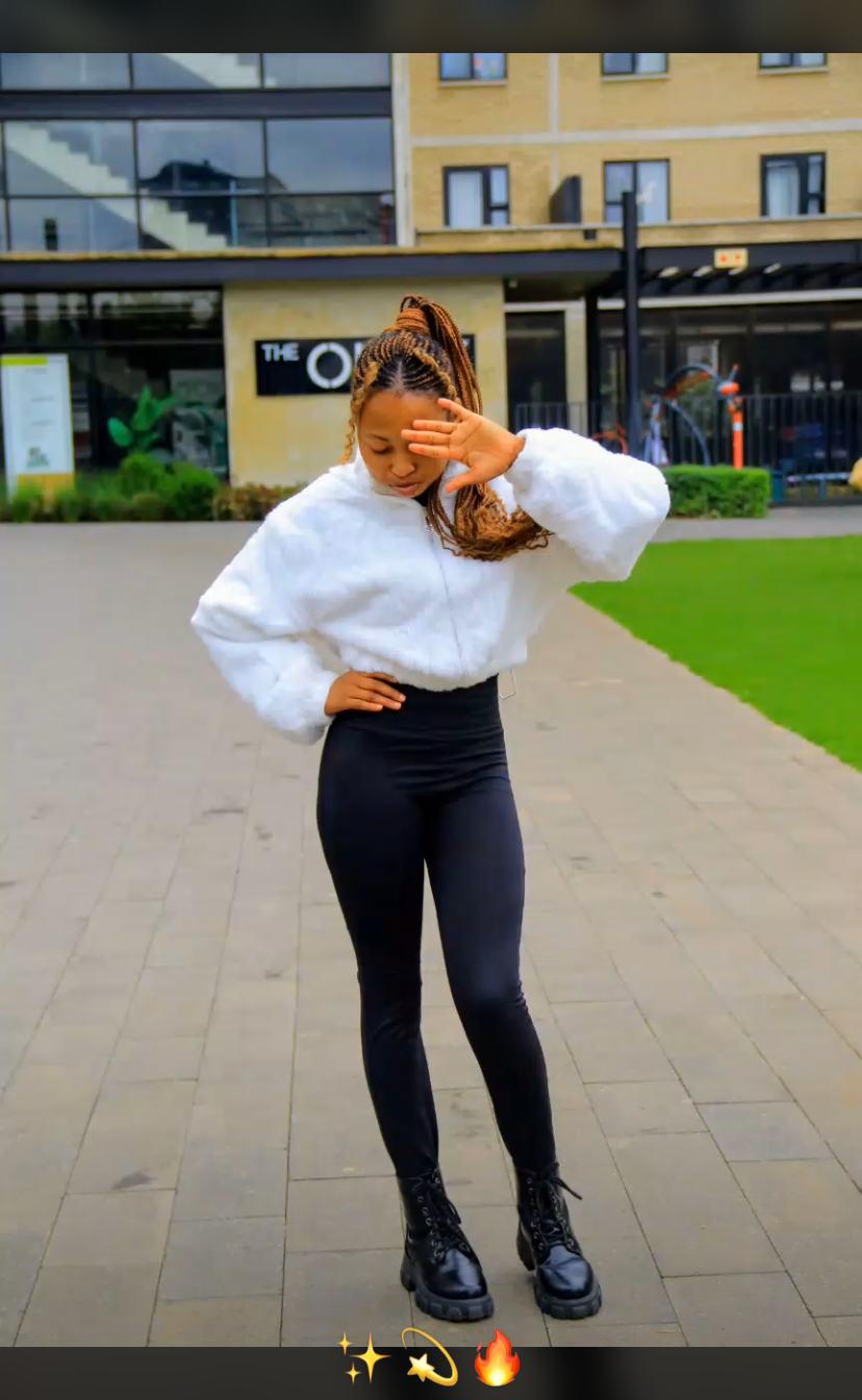 Sweethoneypot25 Chatroom