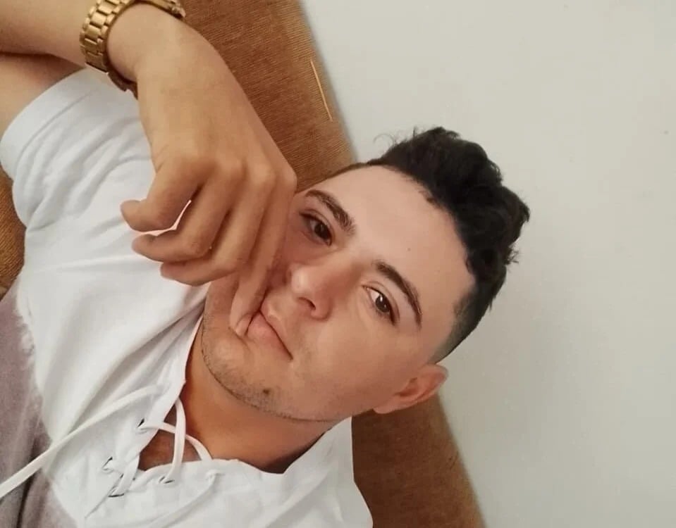 THEO_WOOD3 Chatroom