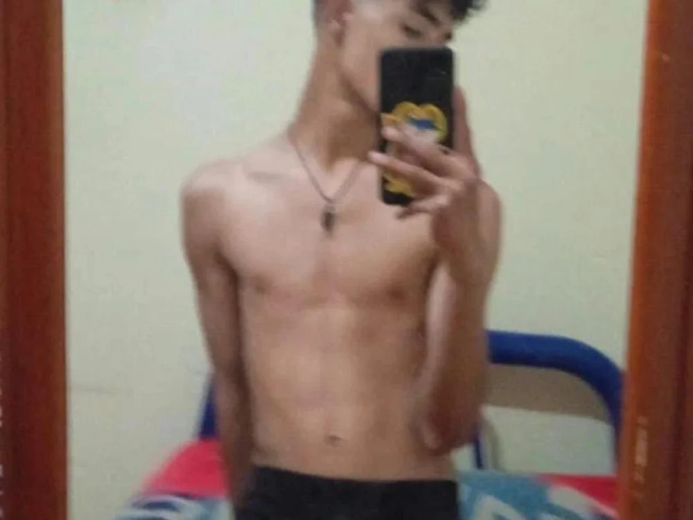 TYLERhHOT2005 Chatroom