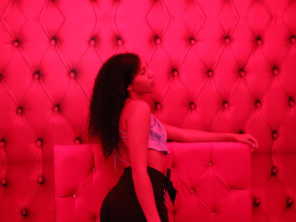 Tainara_ebony Chatroom