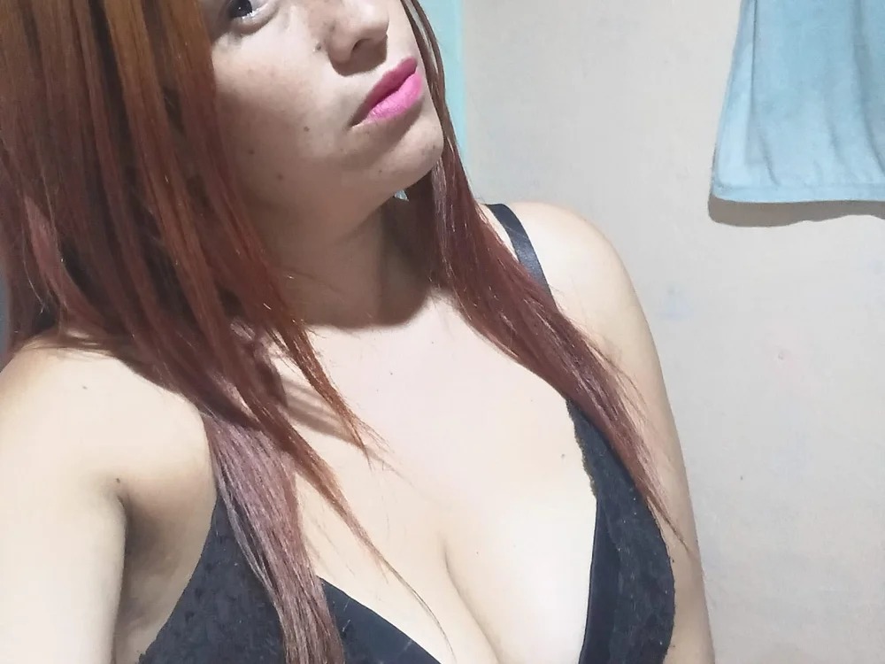 TaniaSecret Chatroom