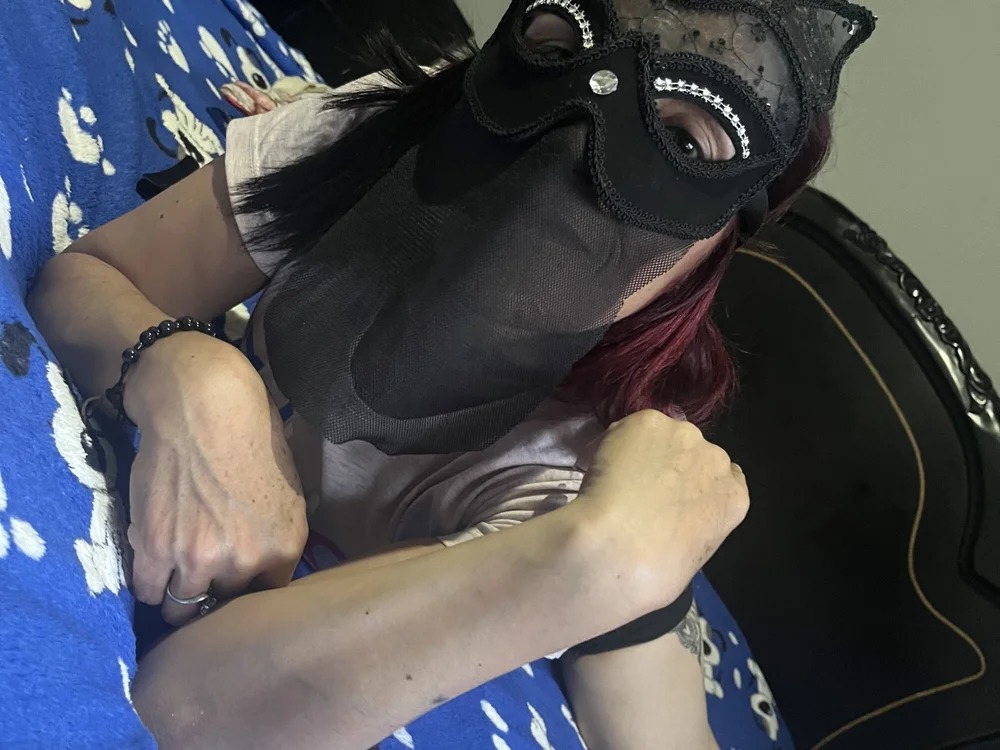 Taniluna Chatroom