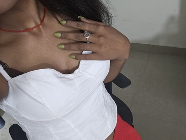 tanvi-strip