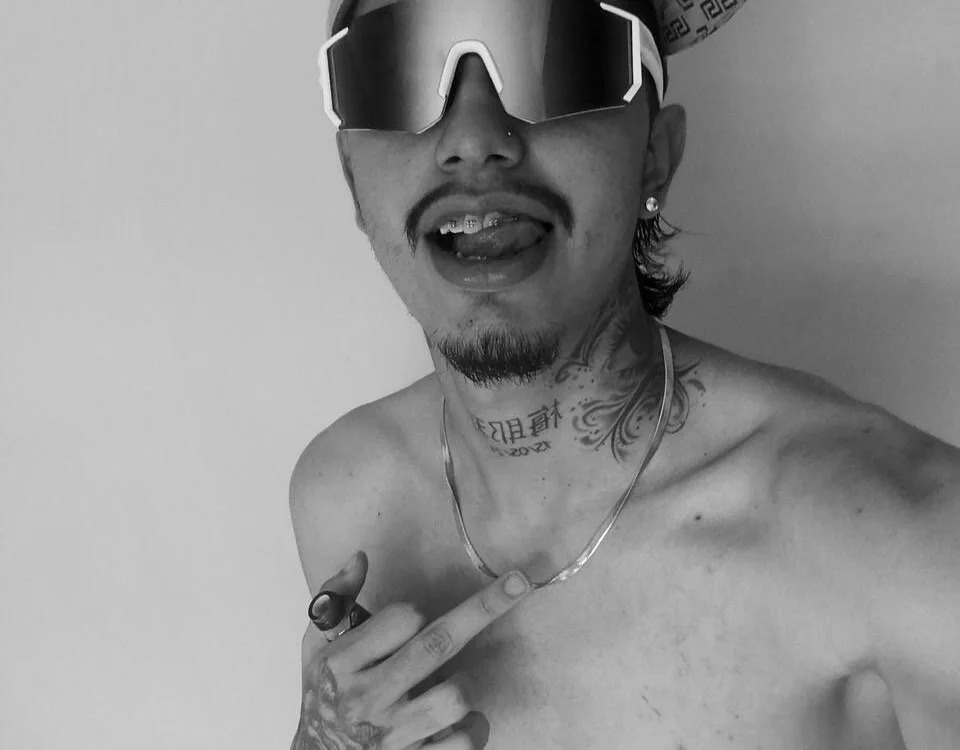 Tayson_Hot Chatroom