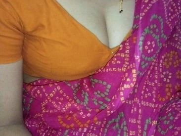 telugu-rowdy-pilla's Live Webcam telugu-rowdy-pilla