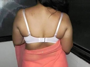 telugu-servic-girl