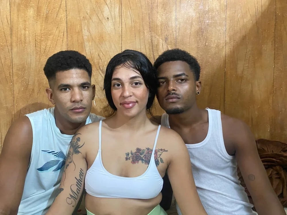 TheWildTrio Chatroom