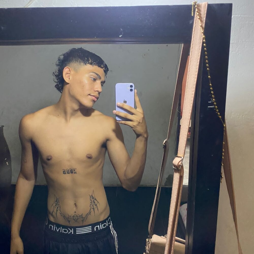 The_Boy_hot25 Chatroom