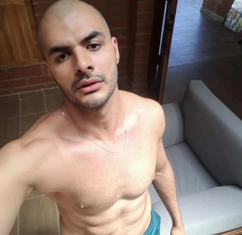 ThiagoToro Chatroom