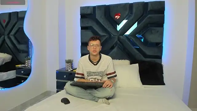 ThiagoVuitton Chatroom
