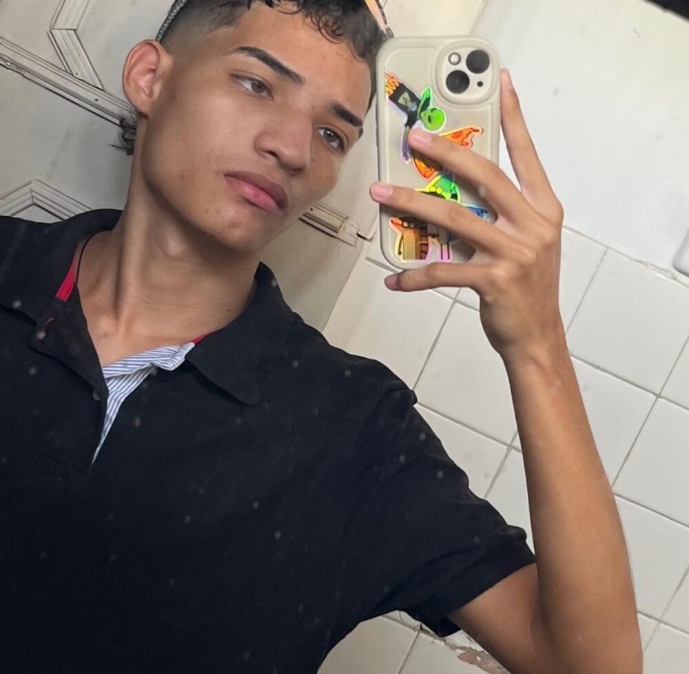 Thian_ramirez Chatroom