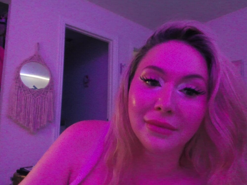 ThiccMilfBlaire Chatroom