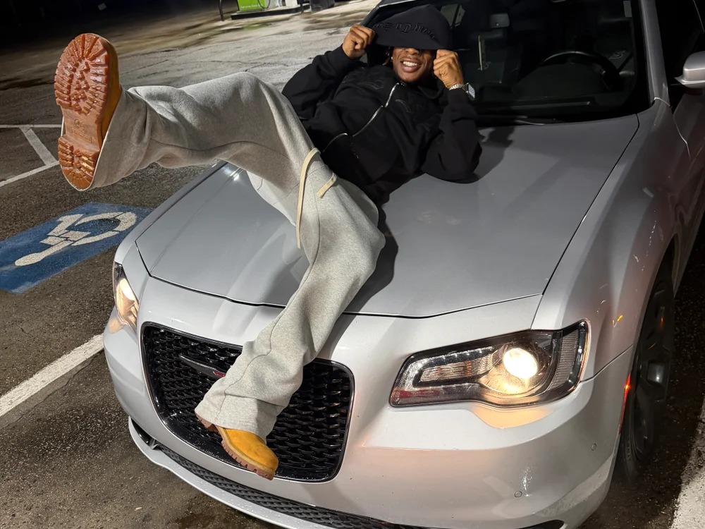 Thirdlegsuave Chatroom