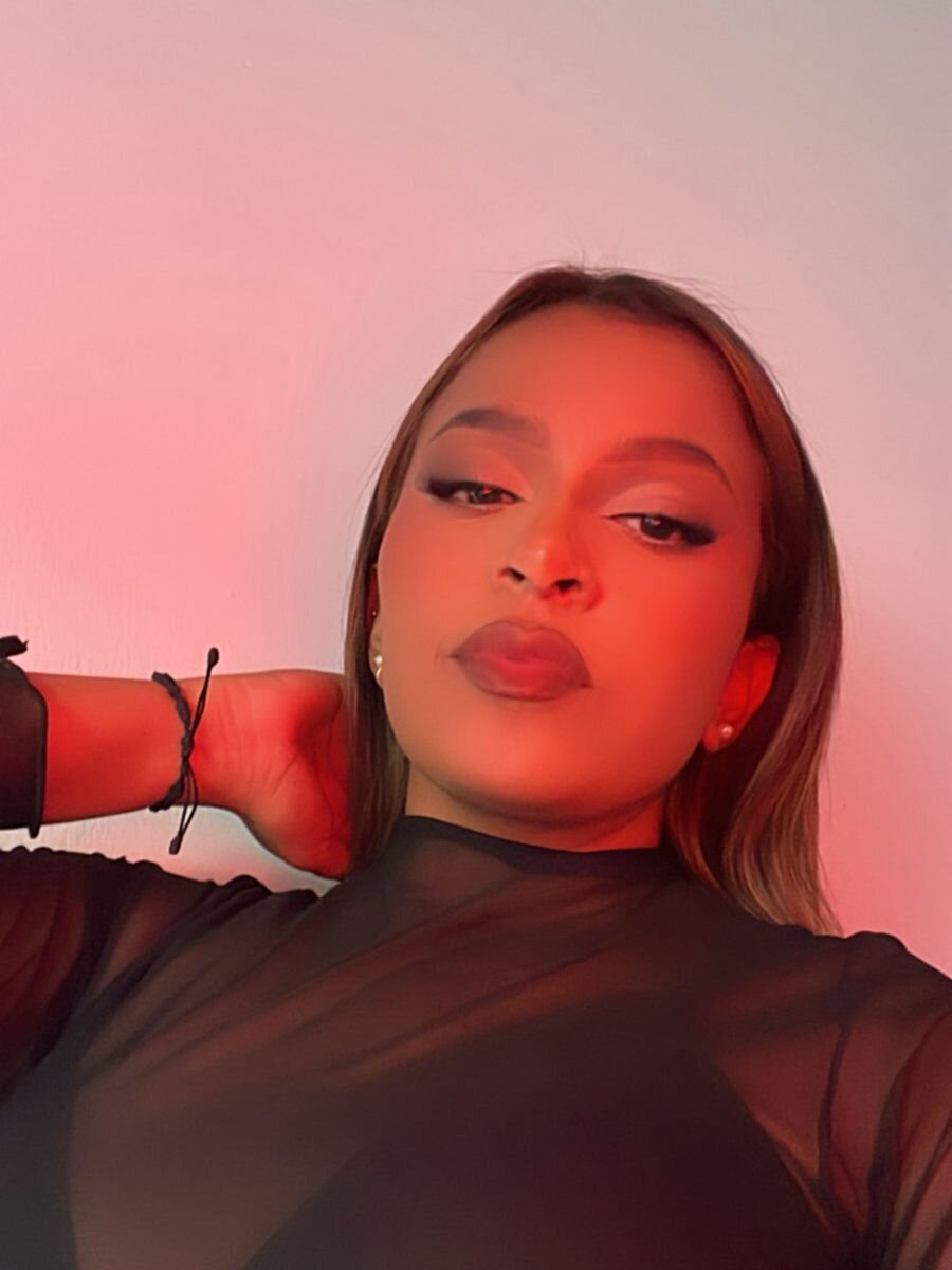 Three_Ways_to_Love Chatroom