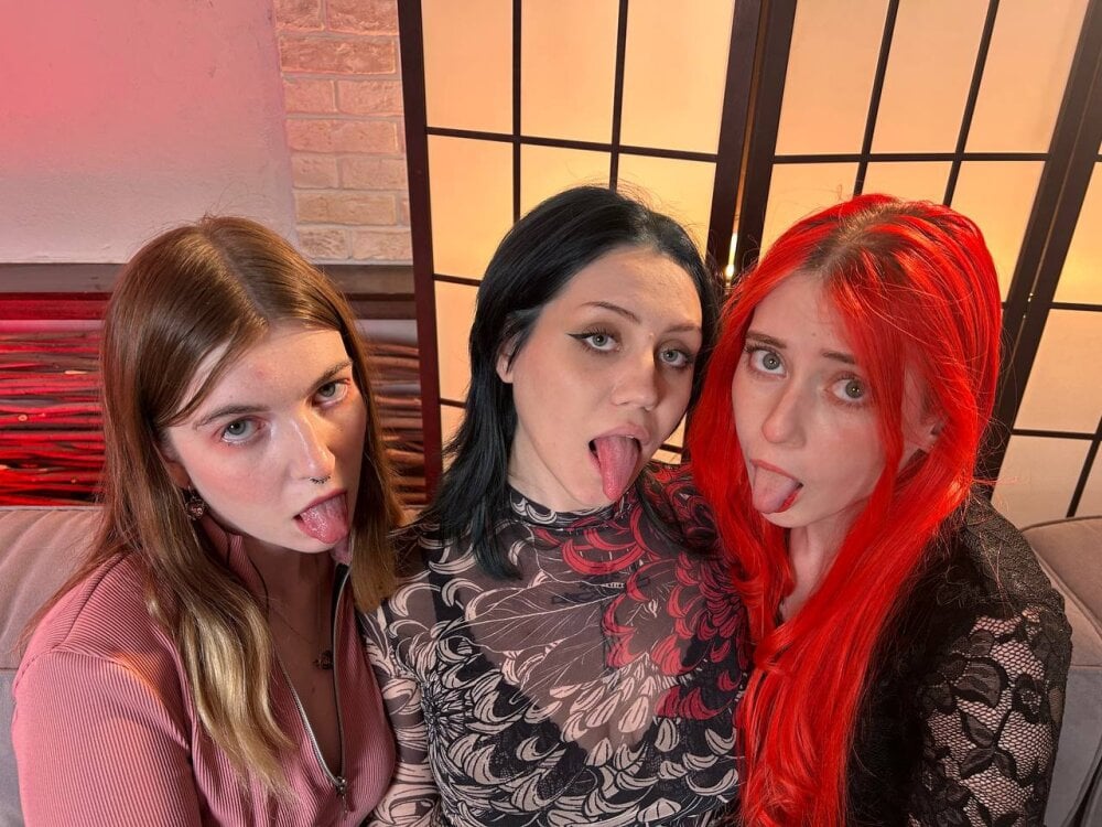 Threesomebabes Chatroom