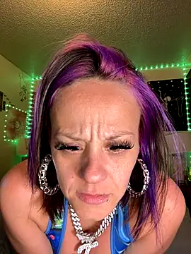 TiffSquirts69 Chatroom