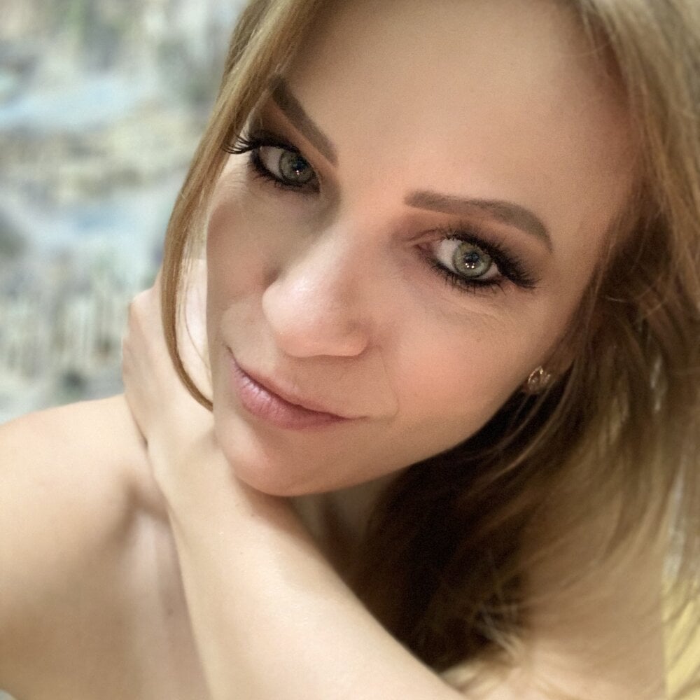 Tiffany_Bates Chatroom