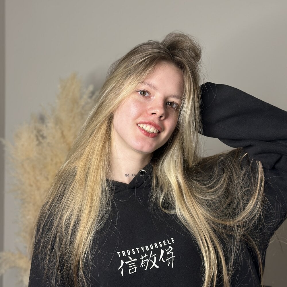 TiffinyMergist Chatroom