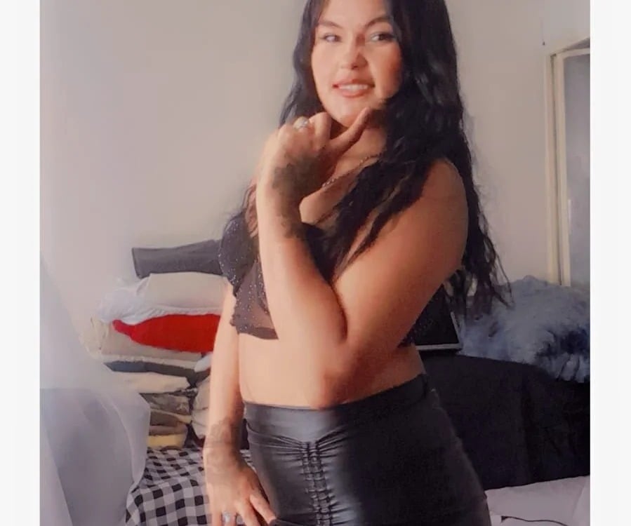 Tiiffany_Ray Chatroom