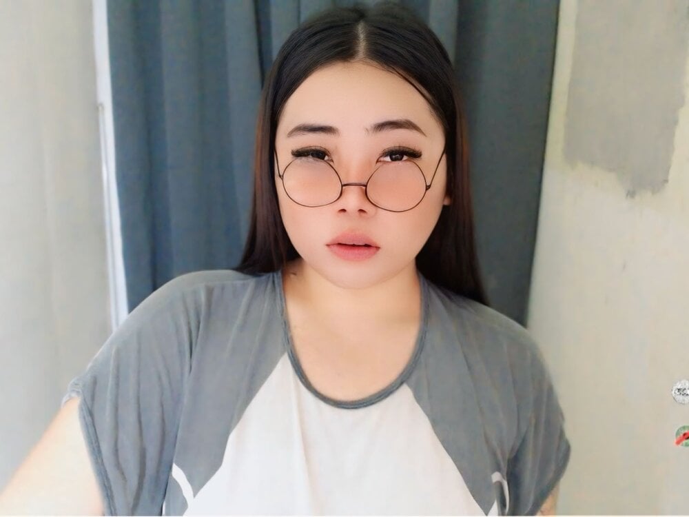 Tikolina_Oh69 Chatroom