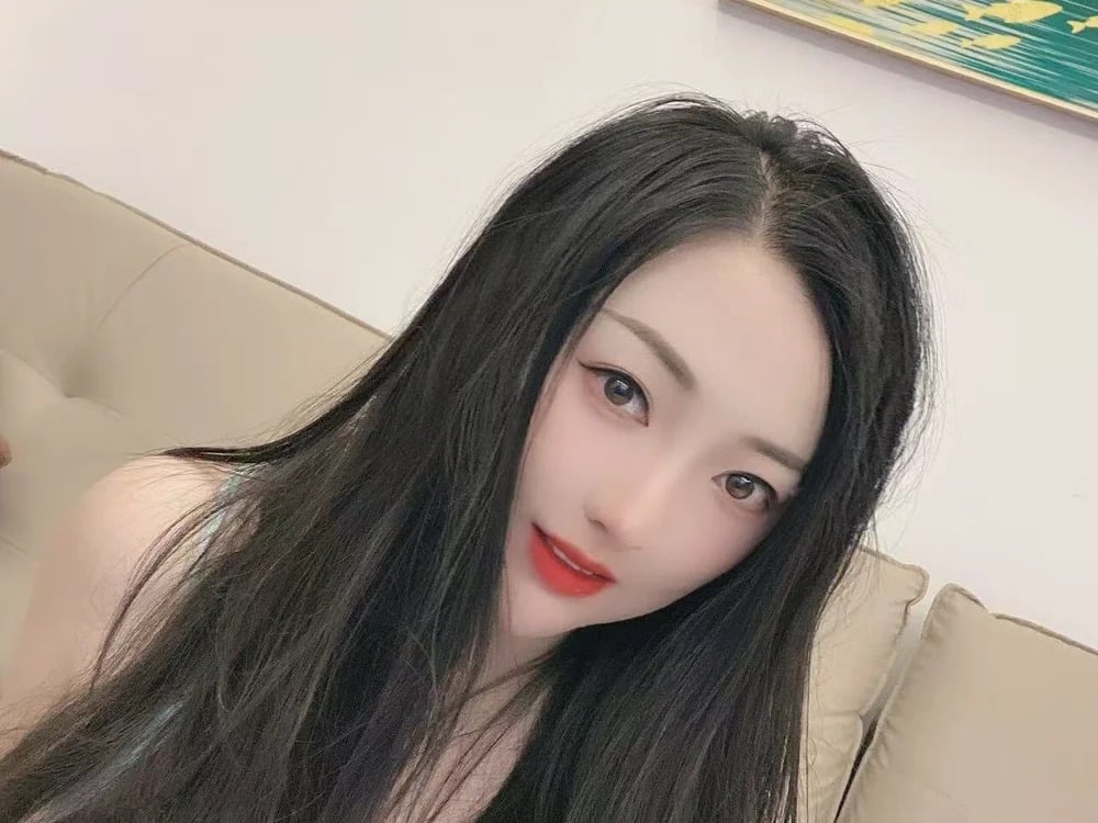 Tina_66 Chatroom
