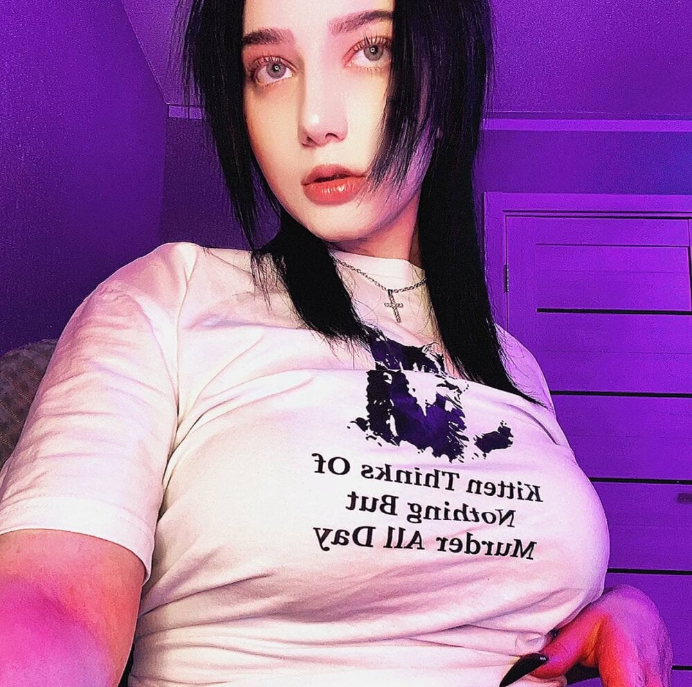 TomiRodenberg Chatroom